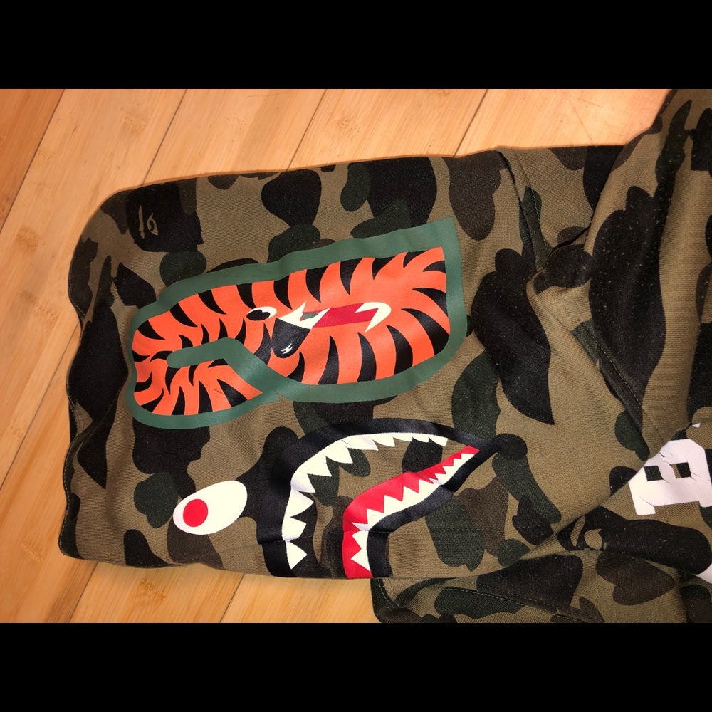 Green bape pullover! - Picture 3 of 5